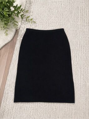 Black Pencil Skirt — Sleek Everyday Essential